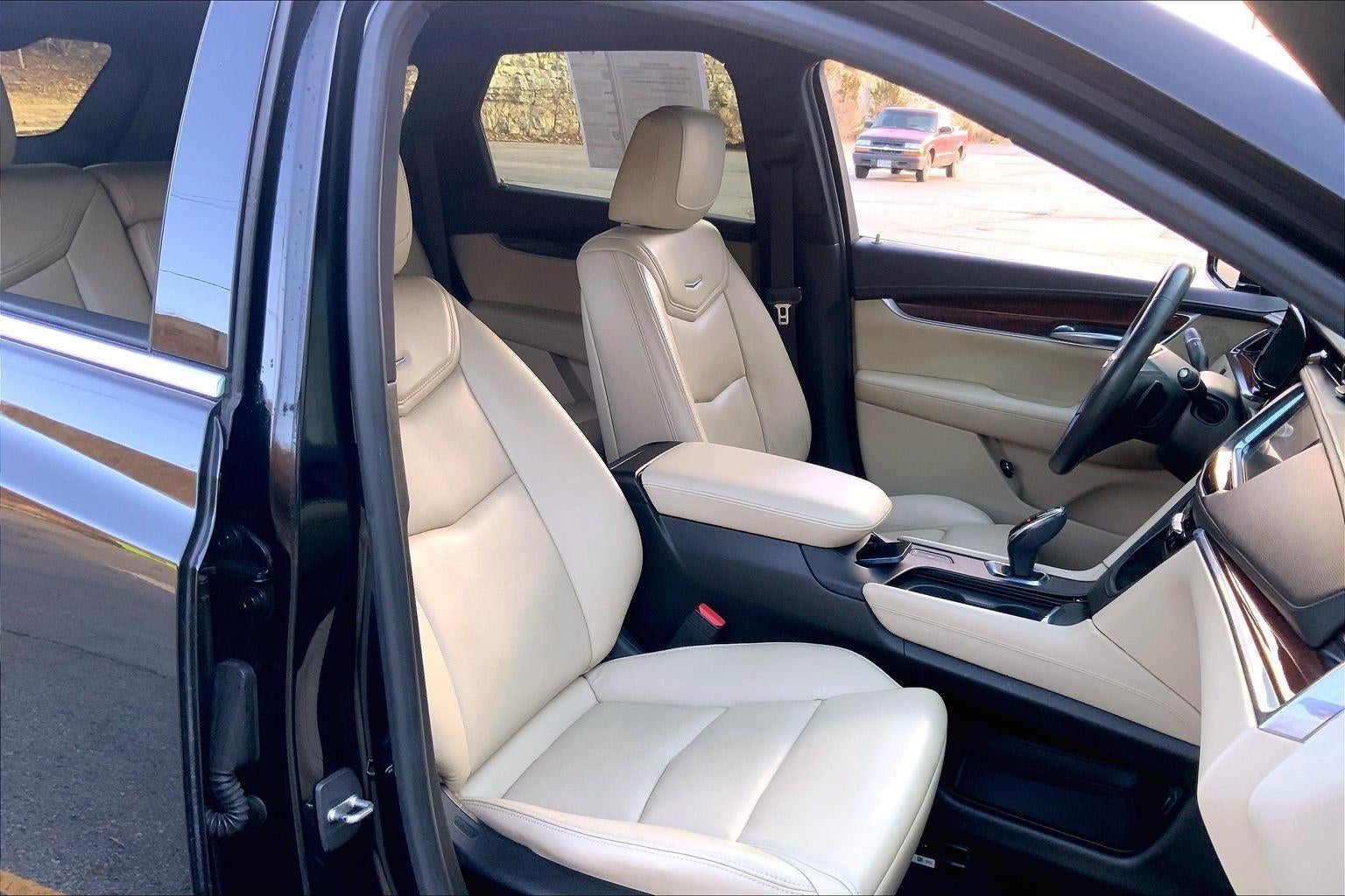 2017 Cadillac XT5 Luxury FWD