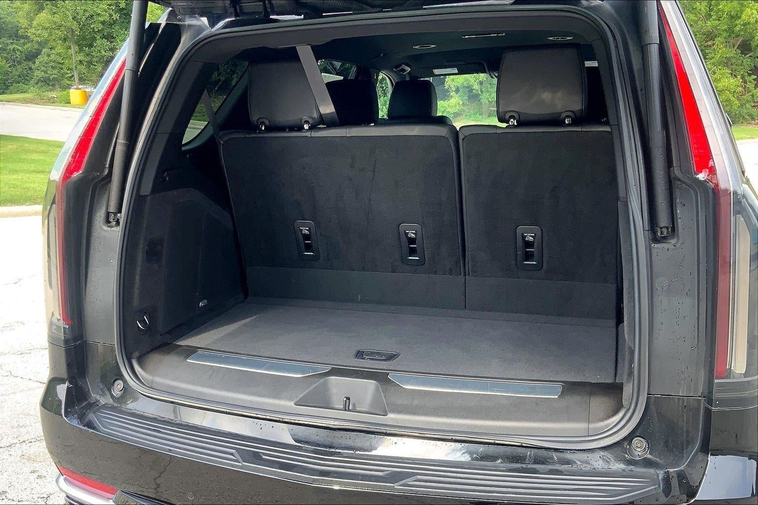 2022 Cadillac Escalade Luxury