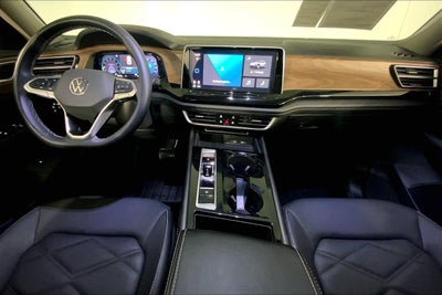 2025 Volkswagen Atlas 2.0T SE w/Technology