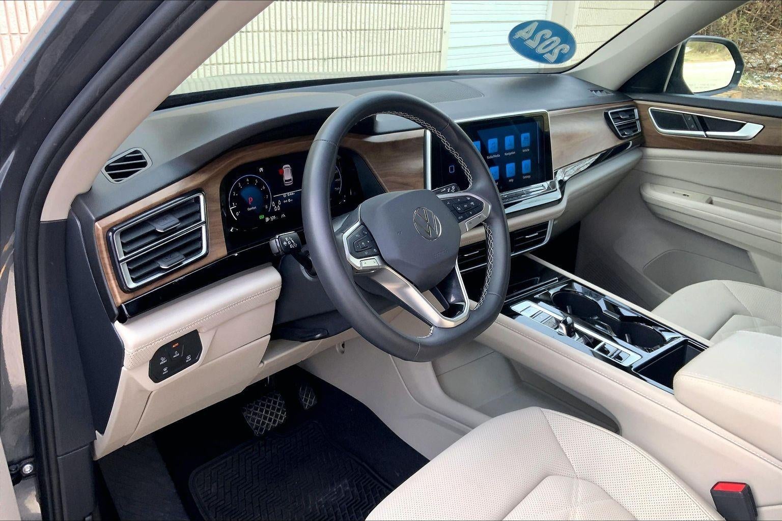 2024 Volkswagen Atlas 2.0T SE w/Technology