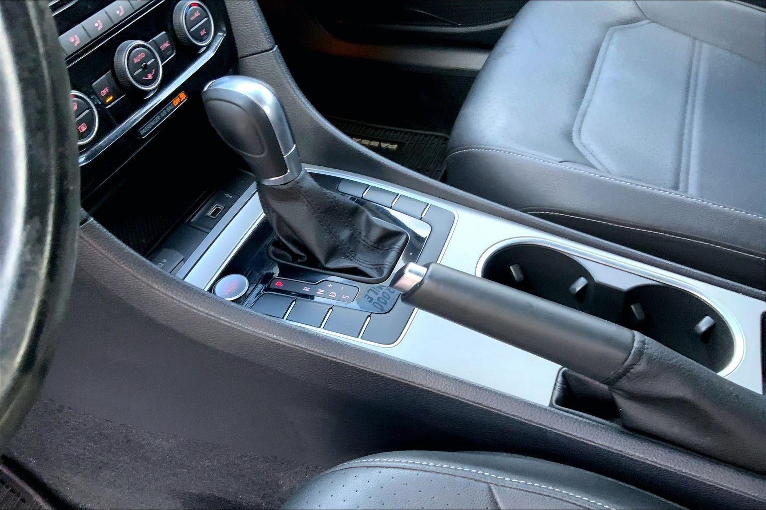 2020 Volkswagen Passat 2.0T R-Line