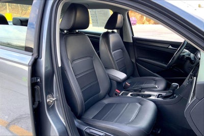 2020 Volkswagen Passat 2.0T R-Line