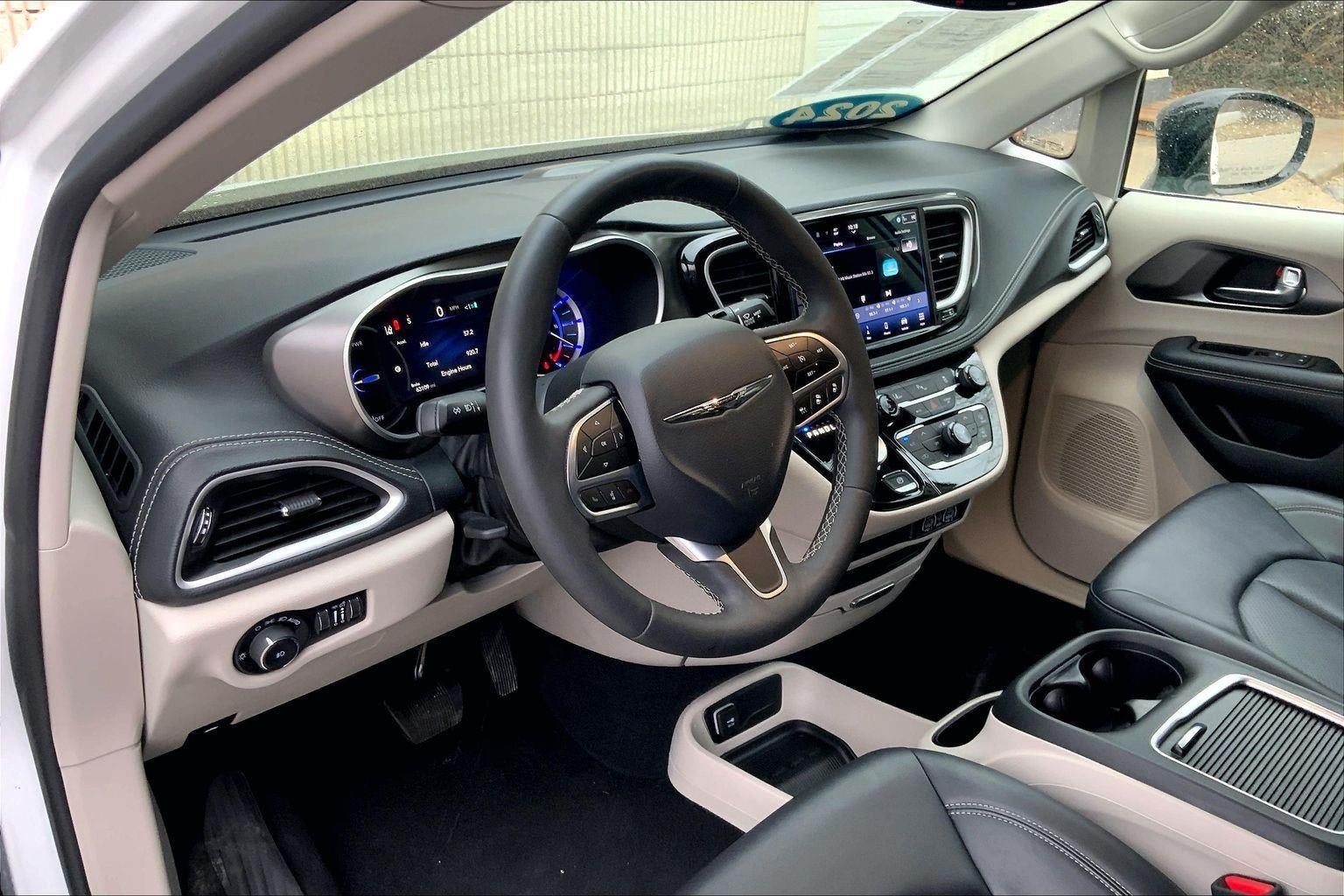 2024 Chrysler Pacifica Hybrid Select