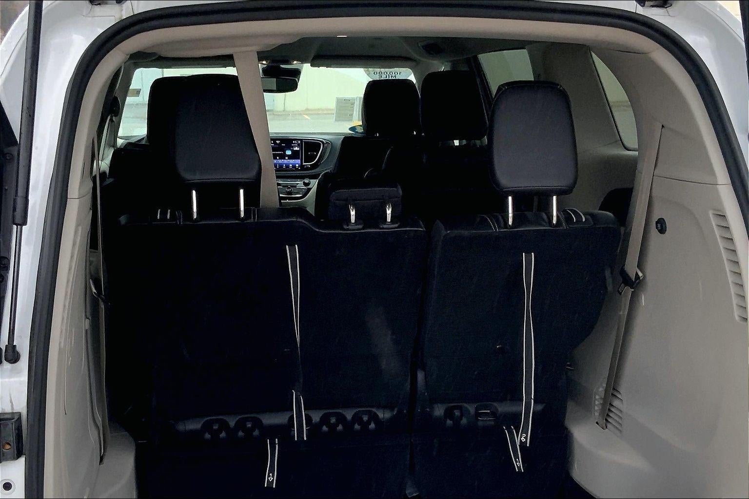 2024 Chrysler Pacifica Hybrid Select