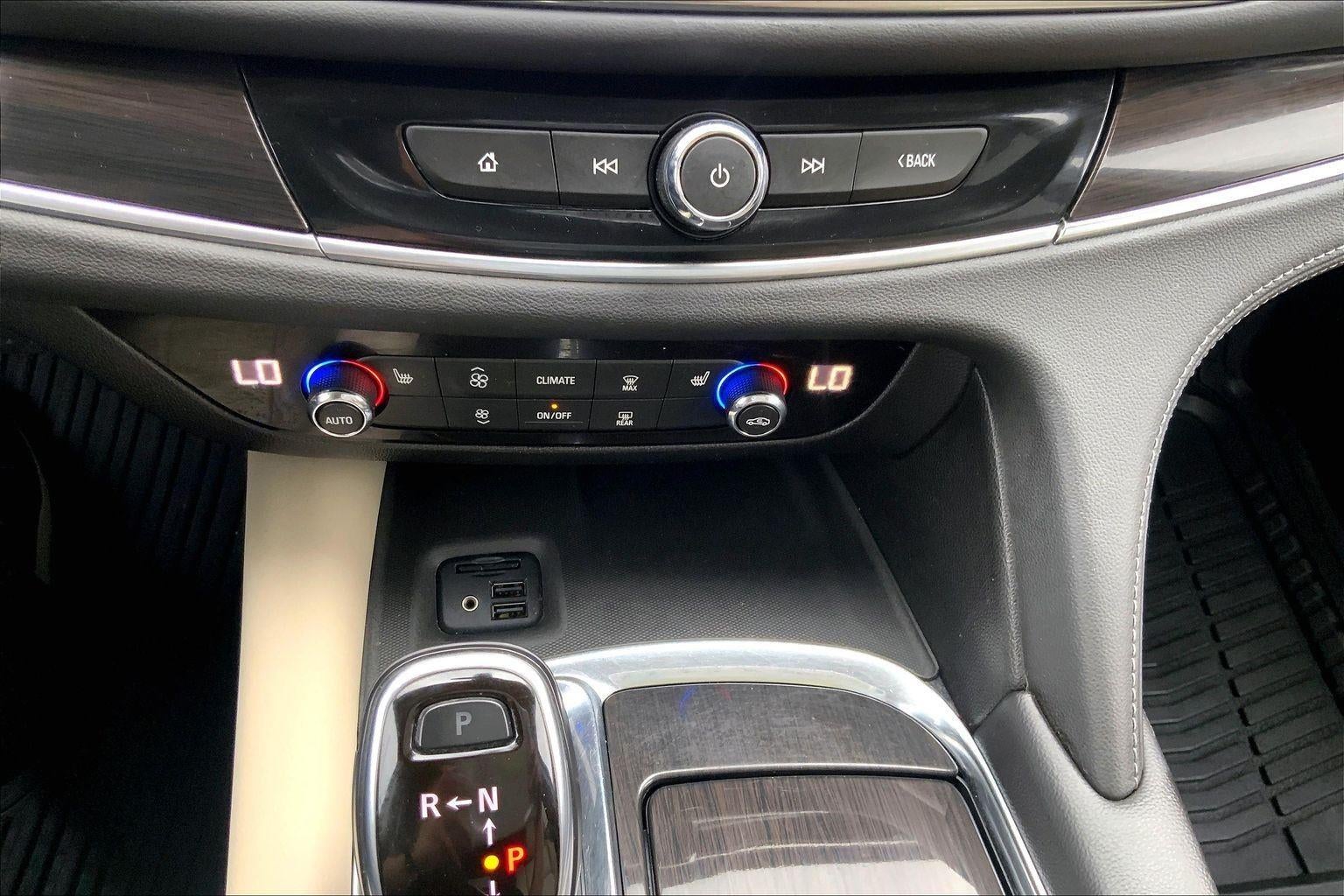 2021 Buick Enclave Essence