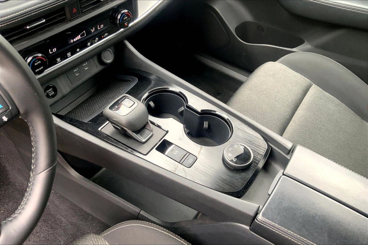 2025 Nissan Rogue SV