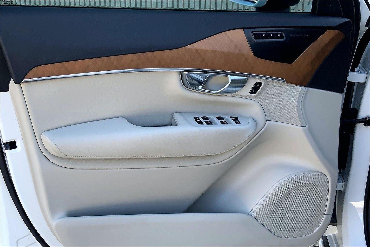 2021 Volvo XC90 Momentum