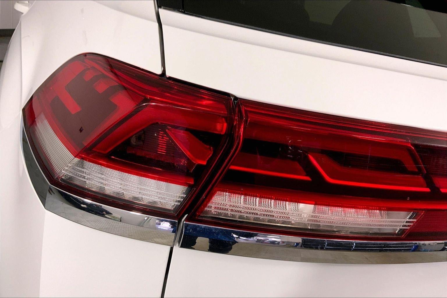 2025 Volkswagen Atlas Cross Sport 2.0T SE w/Technology