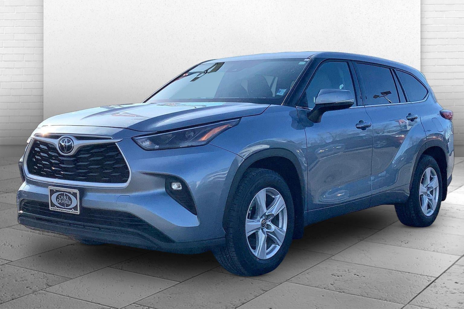 2022 Toyota Highlander LE