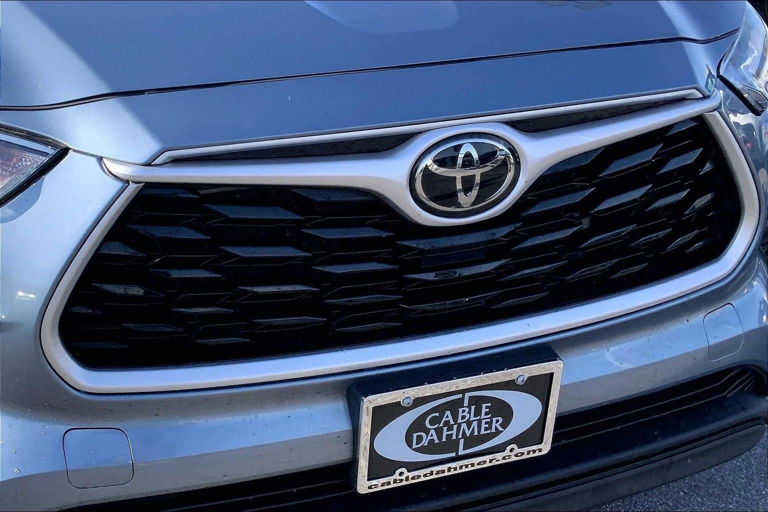 2022 Toyota Highlander LE