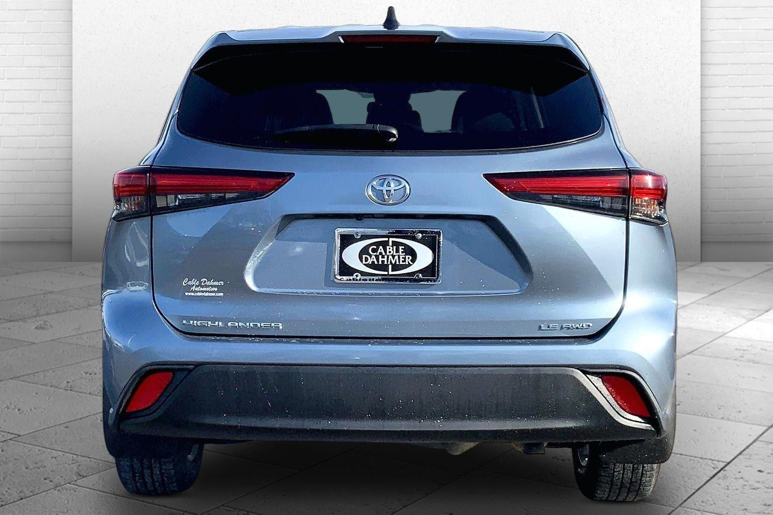 2022 Toyota Highlander LE