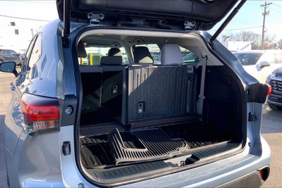 2022 Toyota Highlander LE