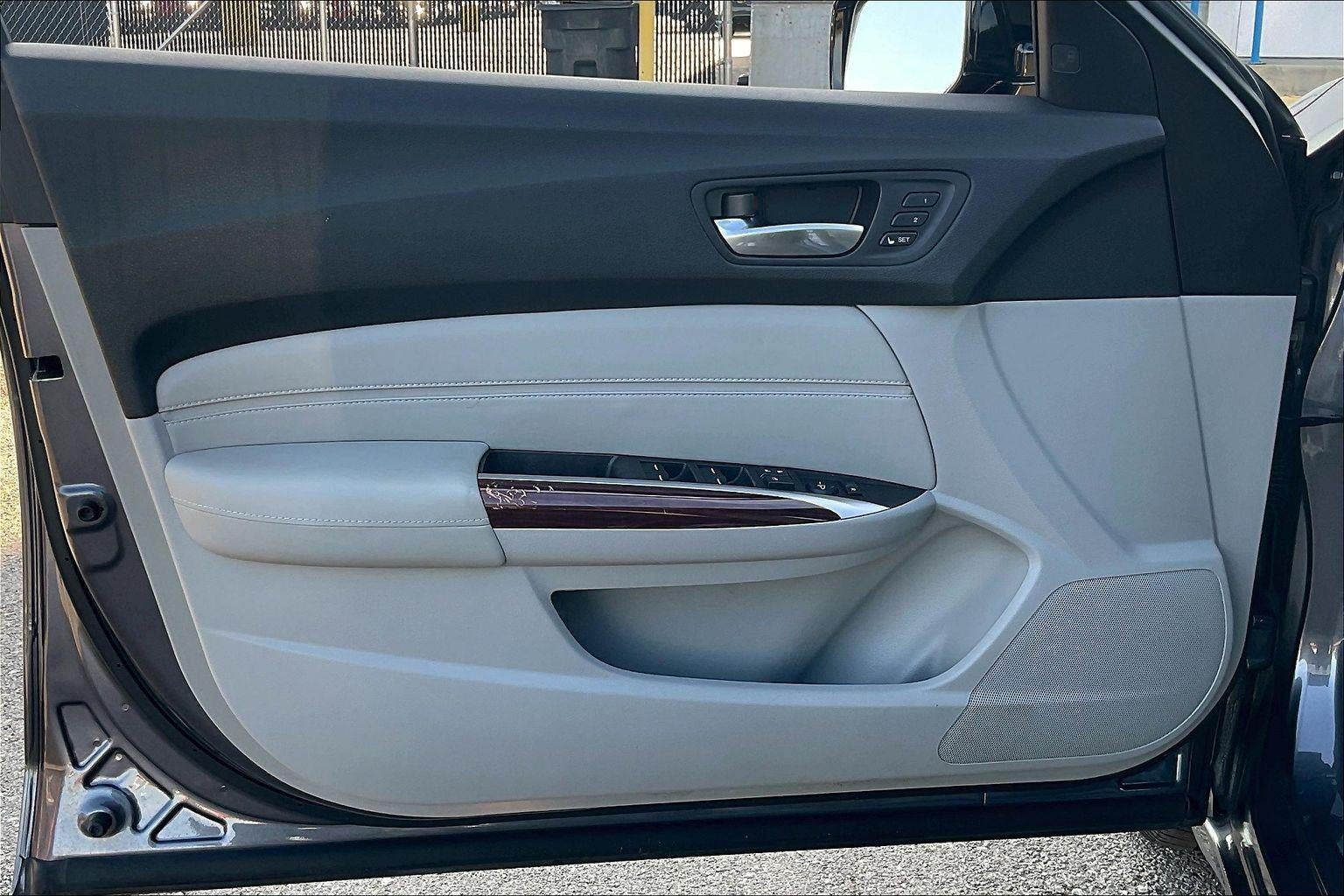 2017 Acura TLX V6 w/Technology Pkg