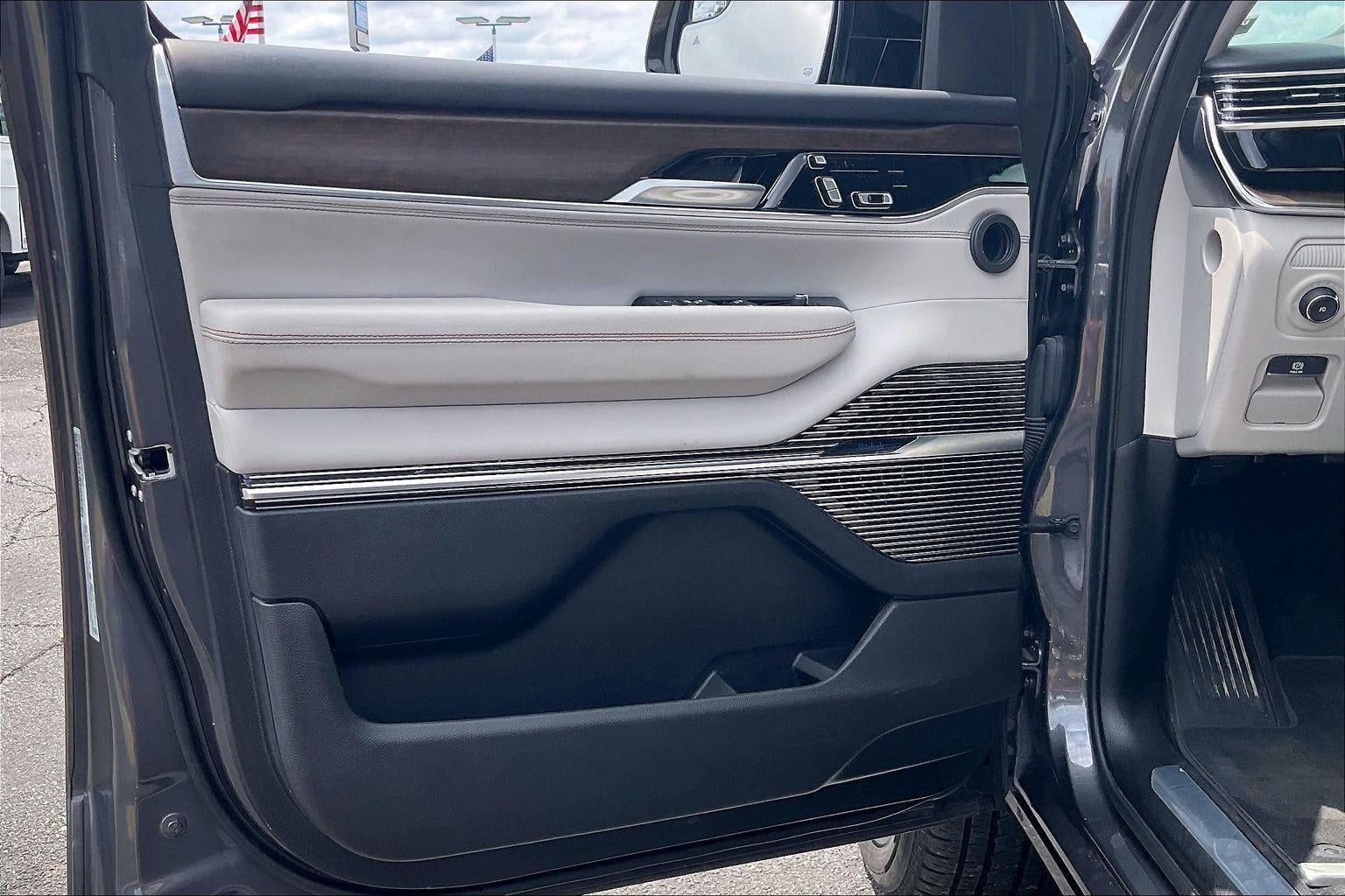 2023 Jeep Grand Wagoneer L 4DR 4WD