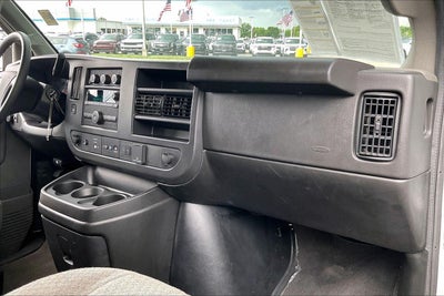 2025 Chevrolet Express Passenger 1LT