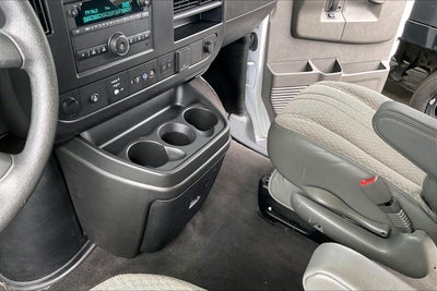 2025 Chevrolet Express Passenger 1LT