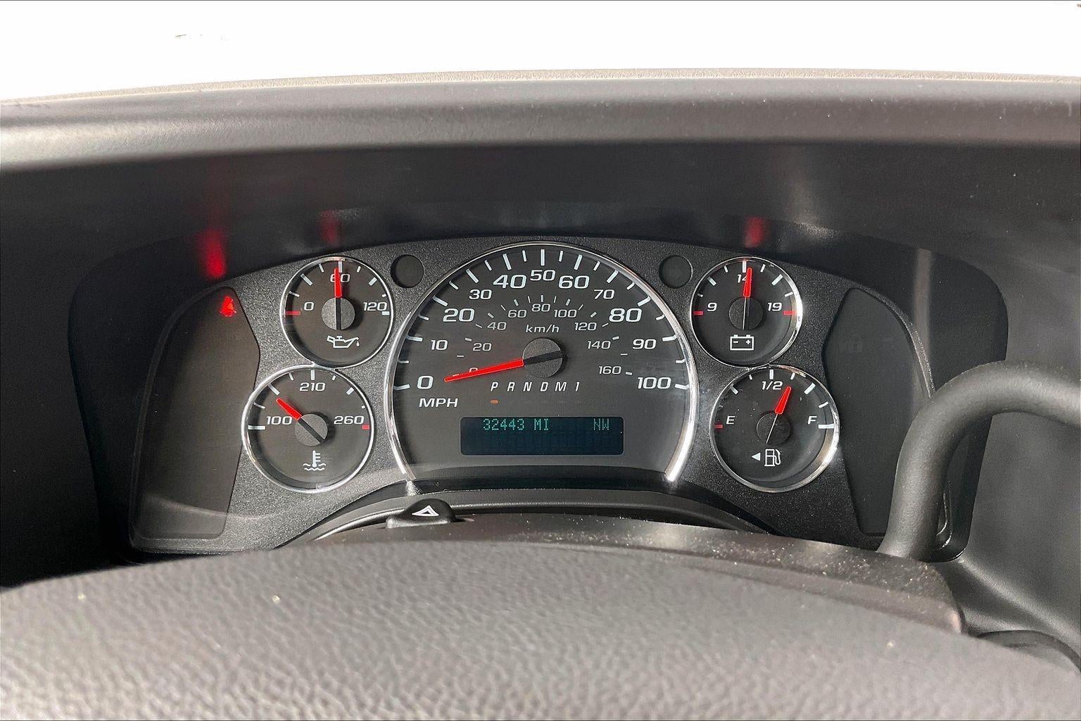 2025 Chevrolet Express Passenger 1LT