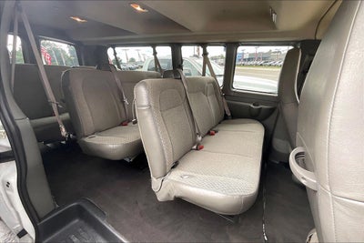 2025 Chevrolet Express Passenger 1LT