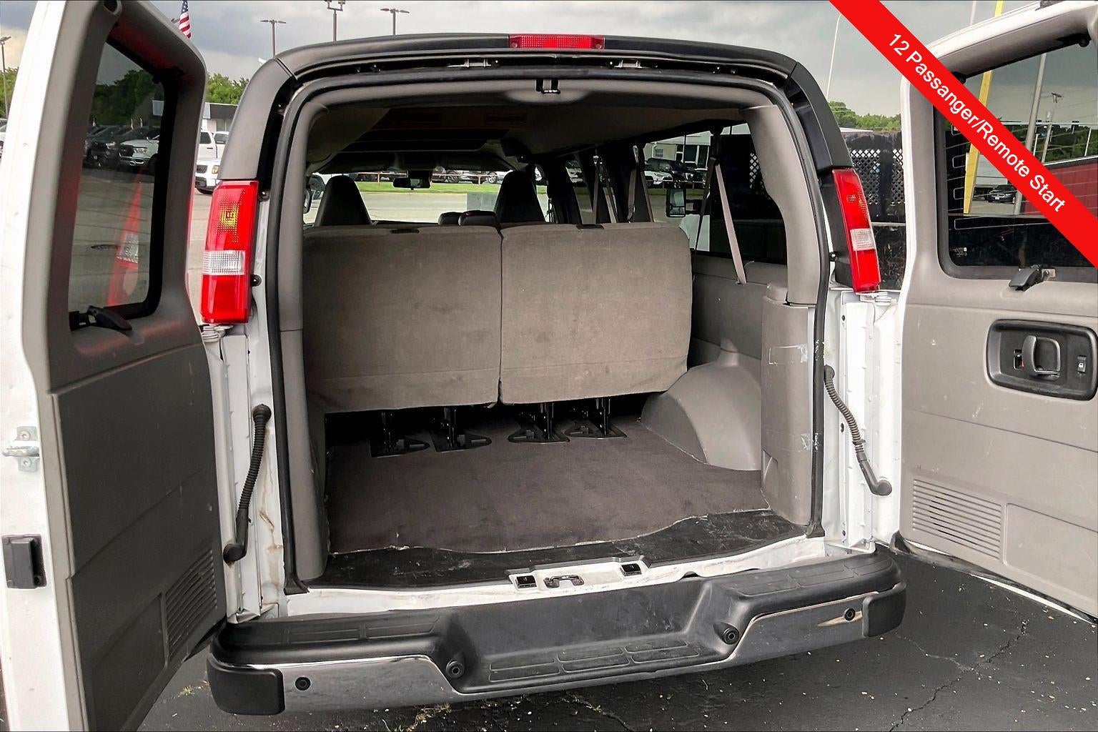 2025 Chevrolet Express Passenger 1LT