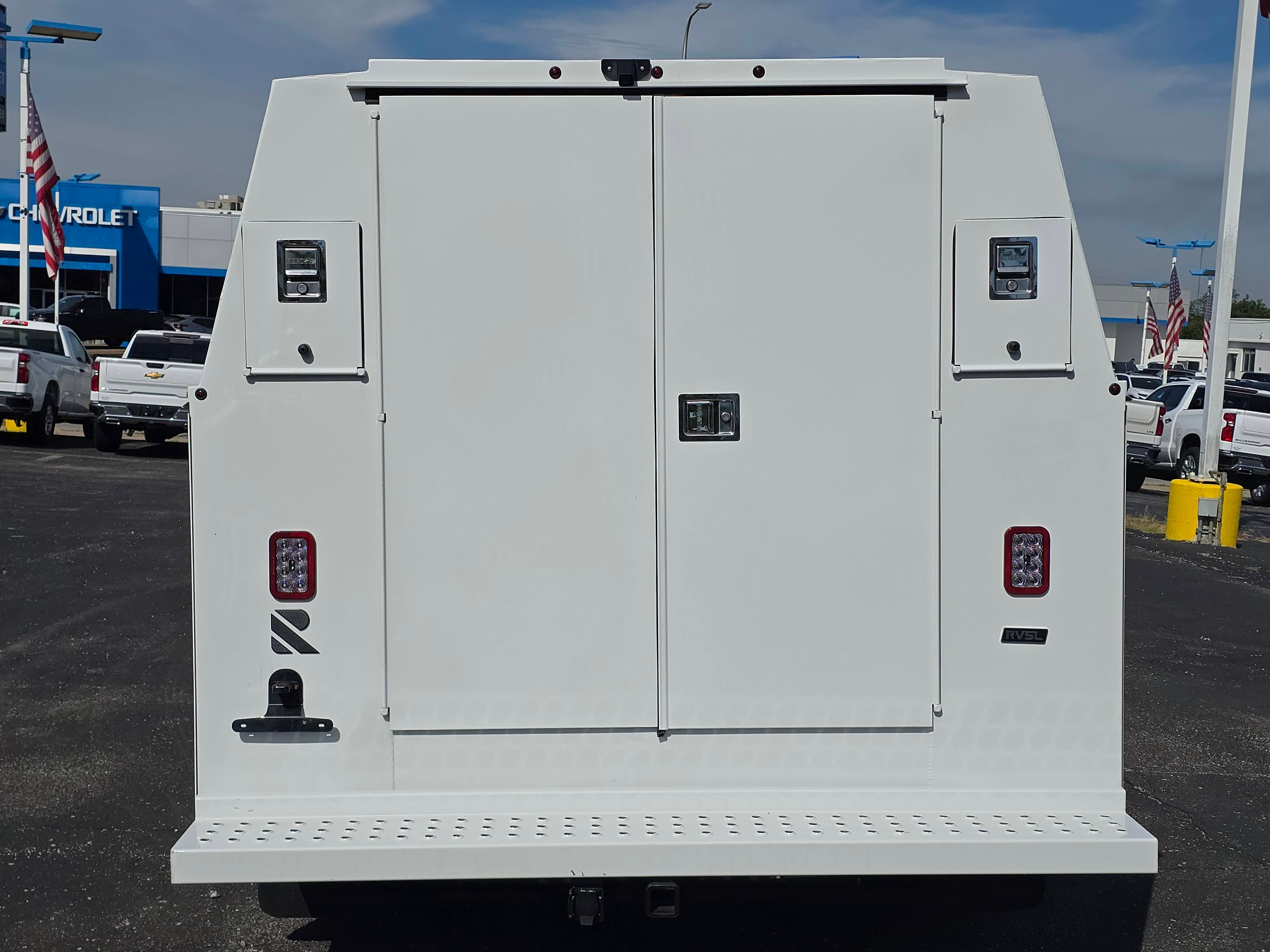 2025 Chevrolet Express Cutaway 3500 1WT