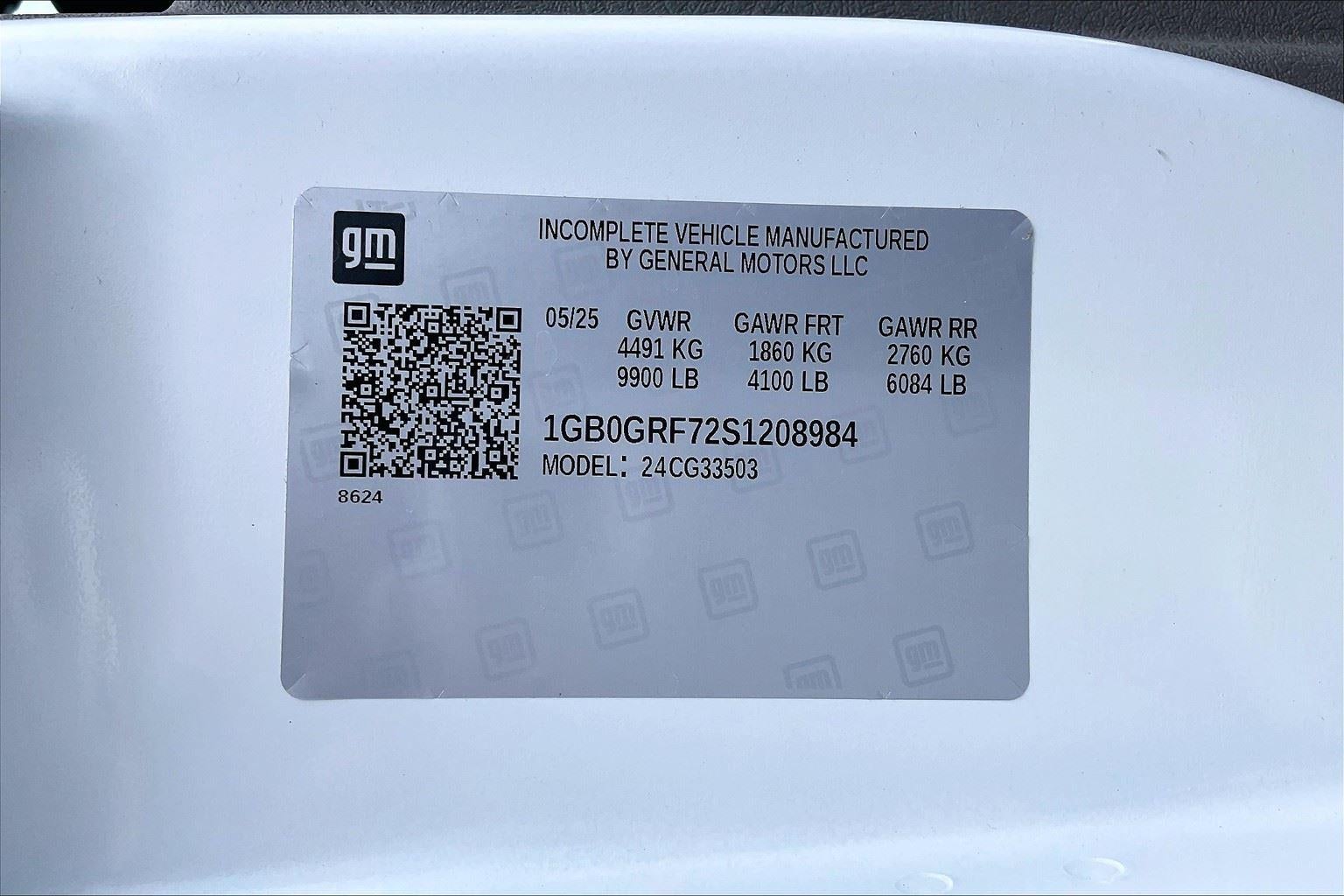 2025 Chevrolet Express Cutaway 3500 1WT