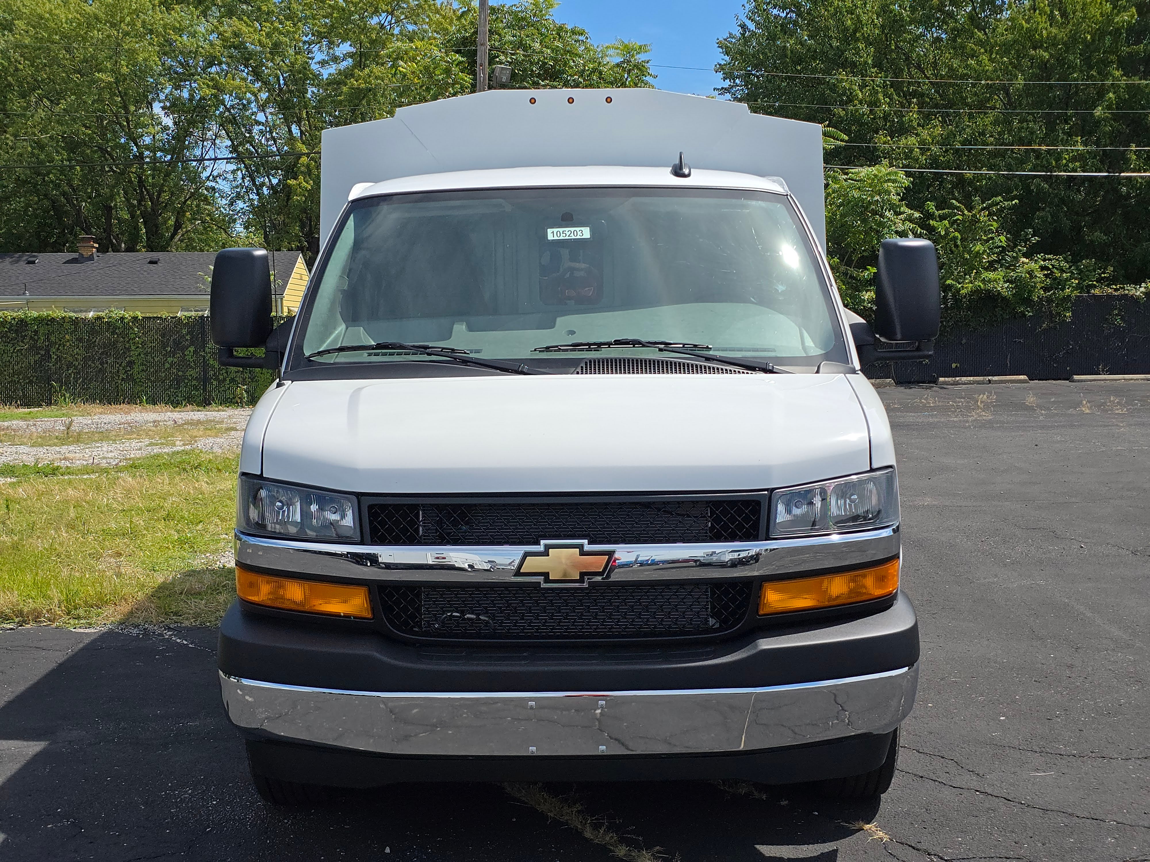 2025 Chevrolet Express Cutaway 3500 1WT