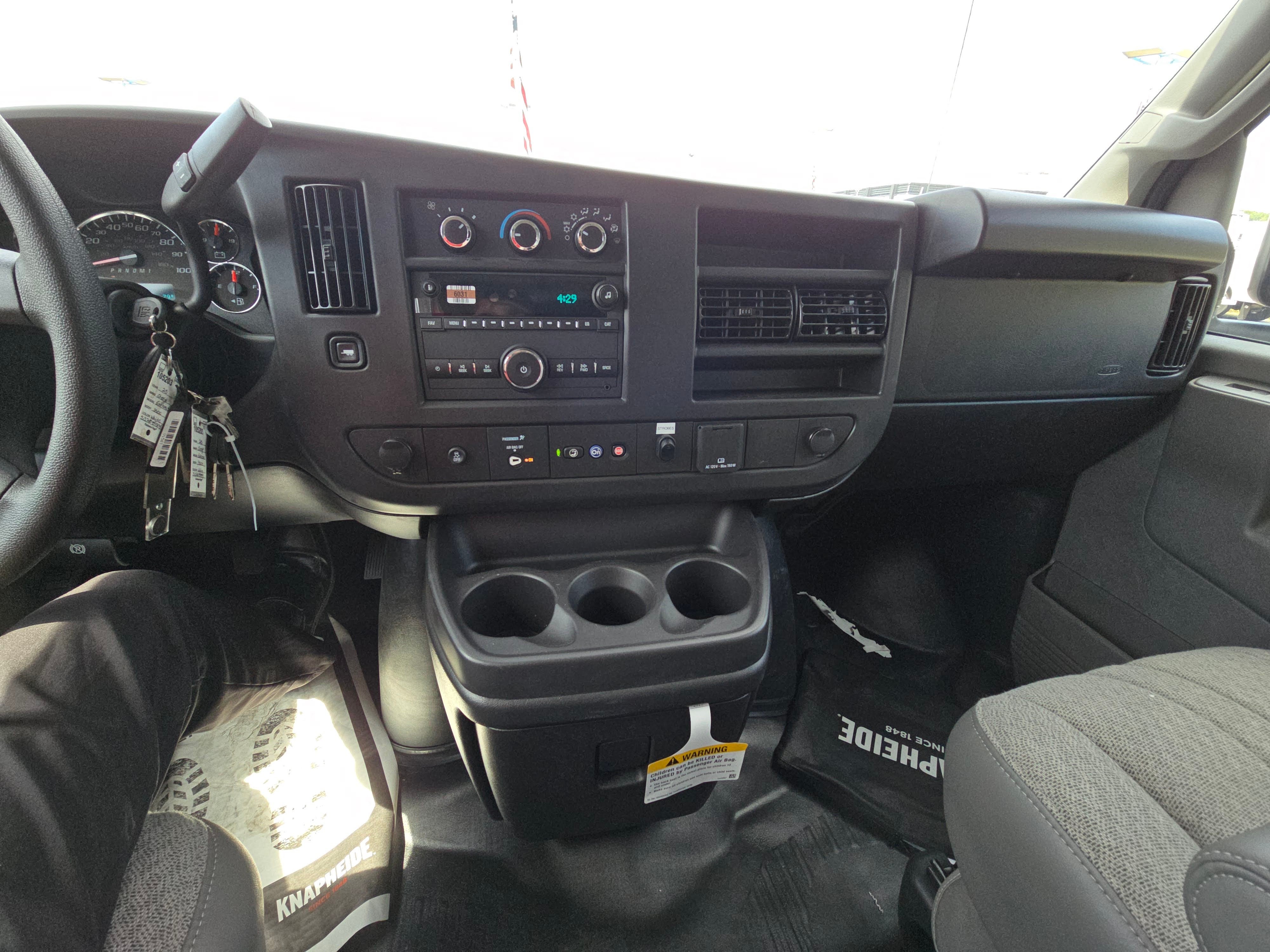 2025 Chevrolet Express Cutaway 3500 1WT