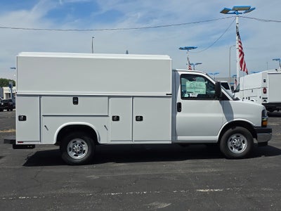 2025 Chevrolet Express Cutaway 3500 1WT