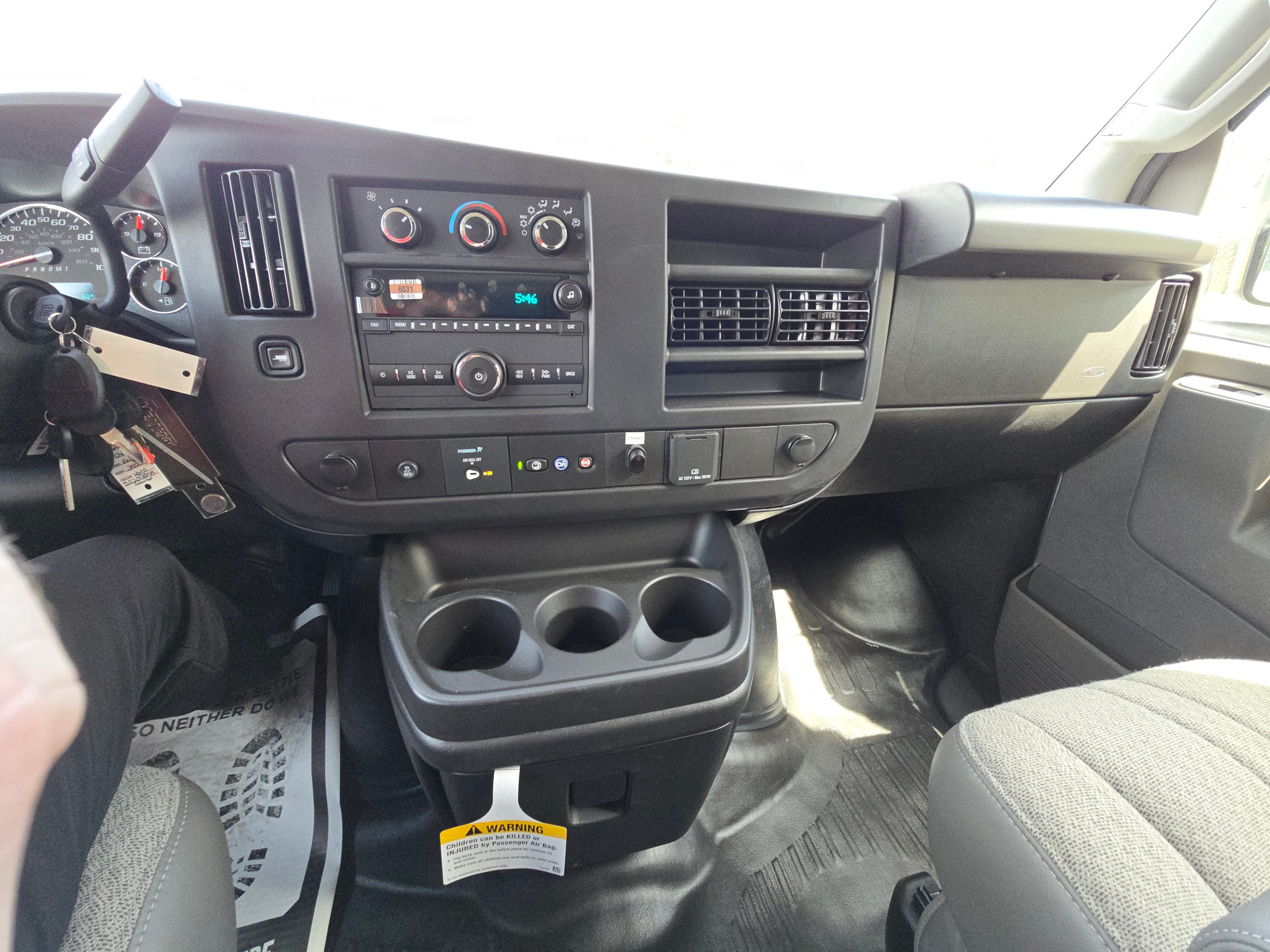 2025 Chevrolet Express Cutaway 3500 1WT