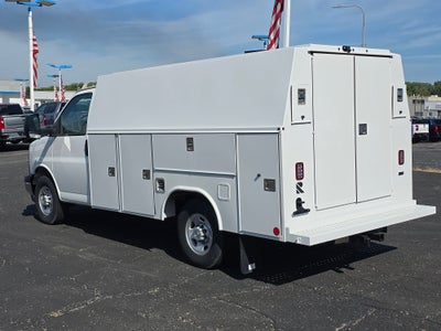 2025 Chevrolet Express Cutaway 3500 1WT