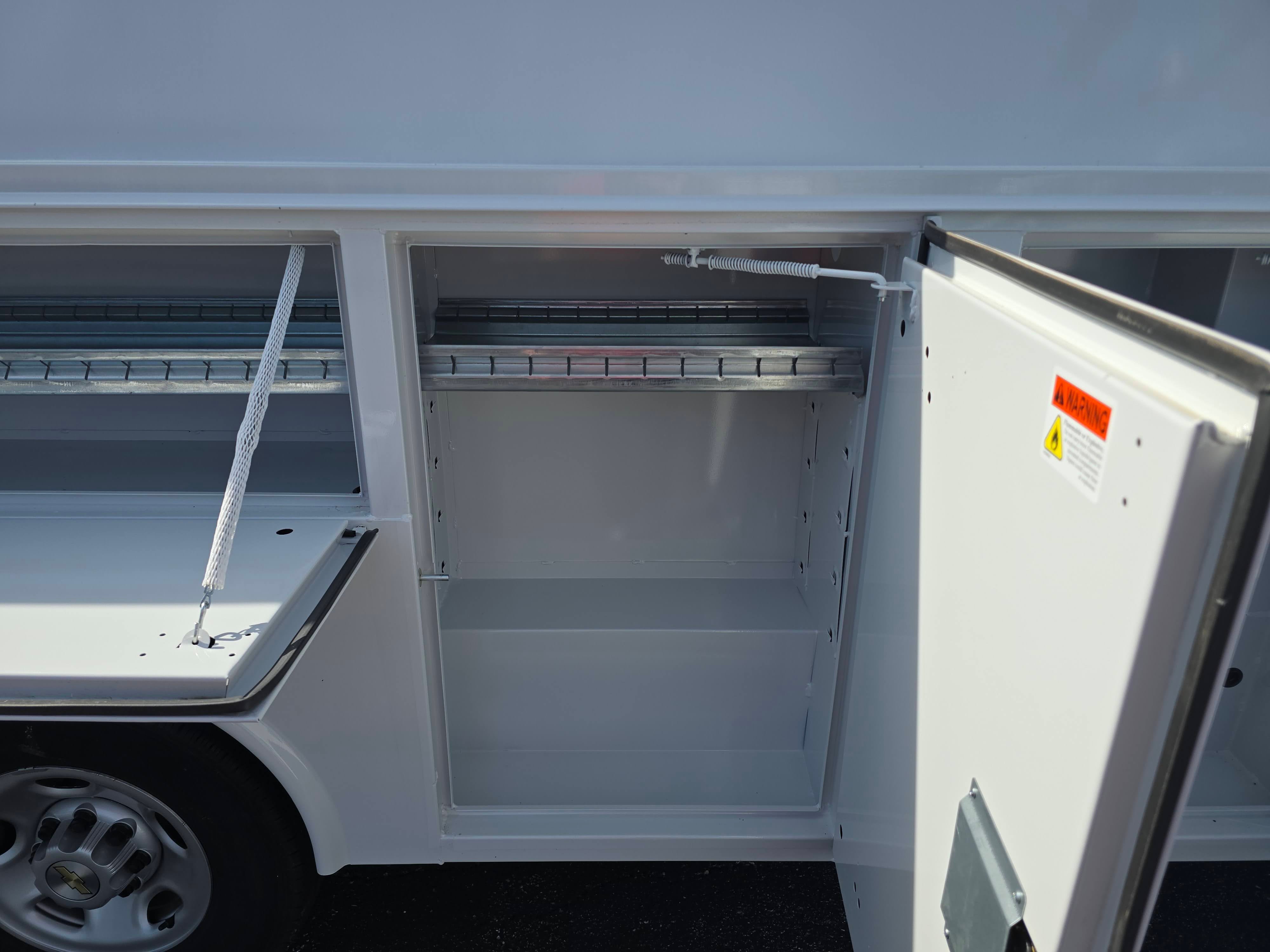 2025 Chevrolet Express Cutaway 3500 1WT