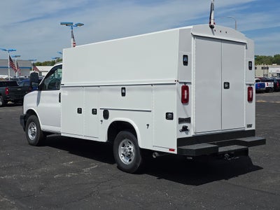 2025 Chevrolet Express Cutaway 3500 1WT