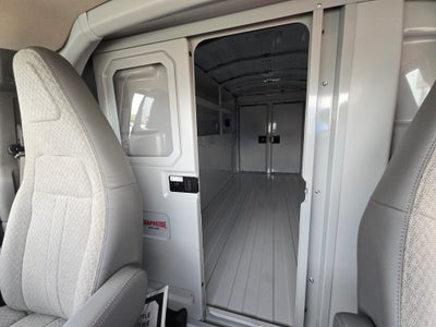 2025 Chevrolet Express Cutaway 3500 1WT
