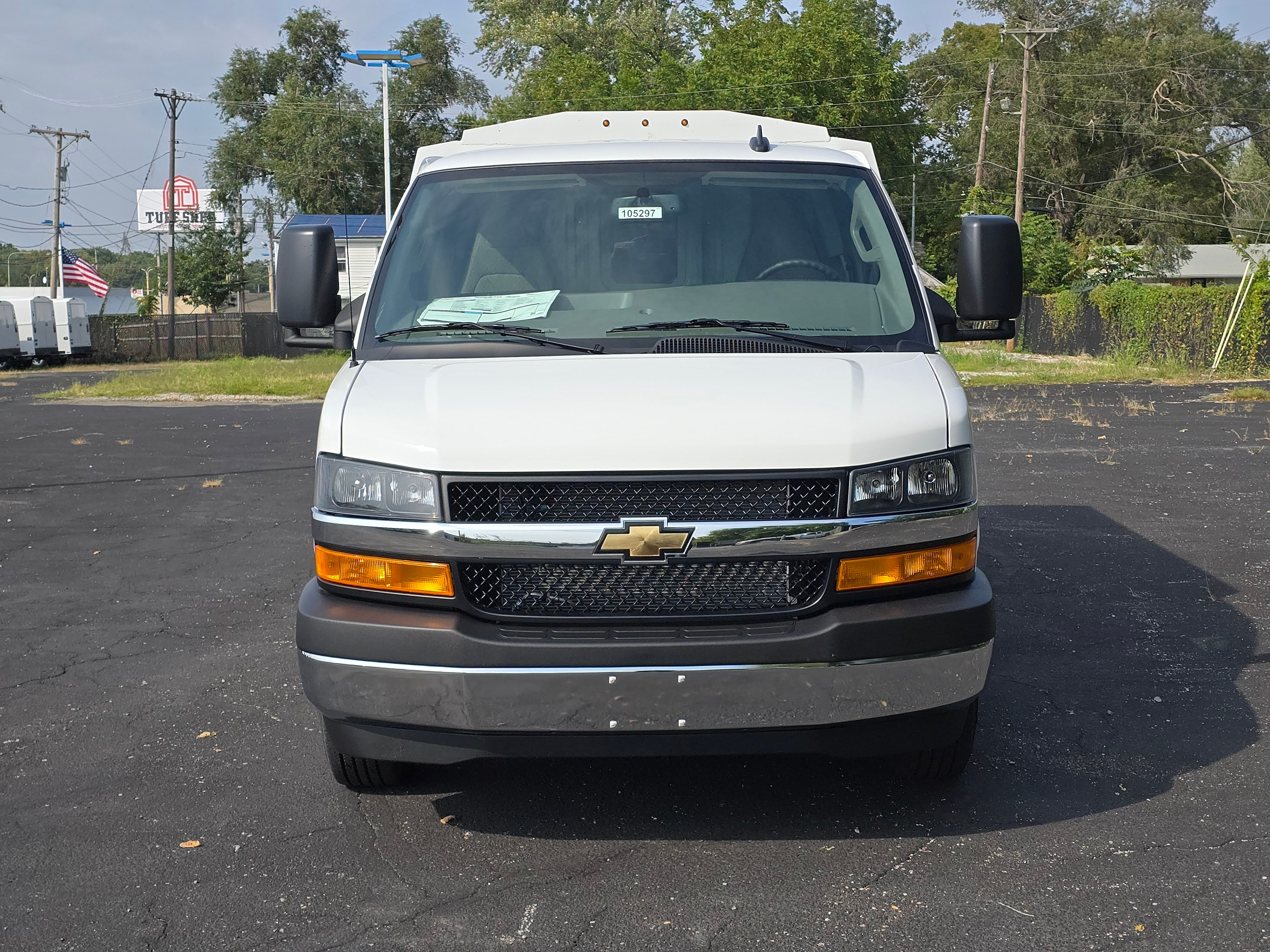 2025 Chevrolet Express Cutaway 3500 1WT