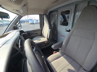 2025 Chevrolet Express Cutaway 3500 1WT