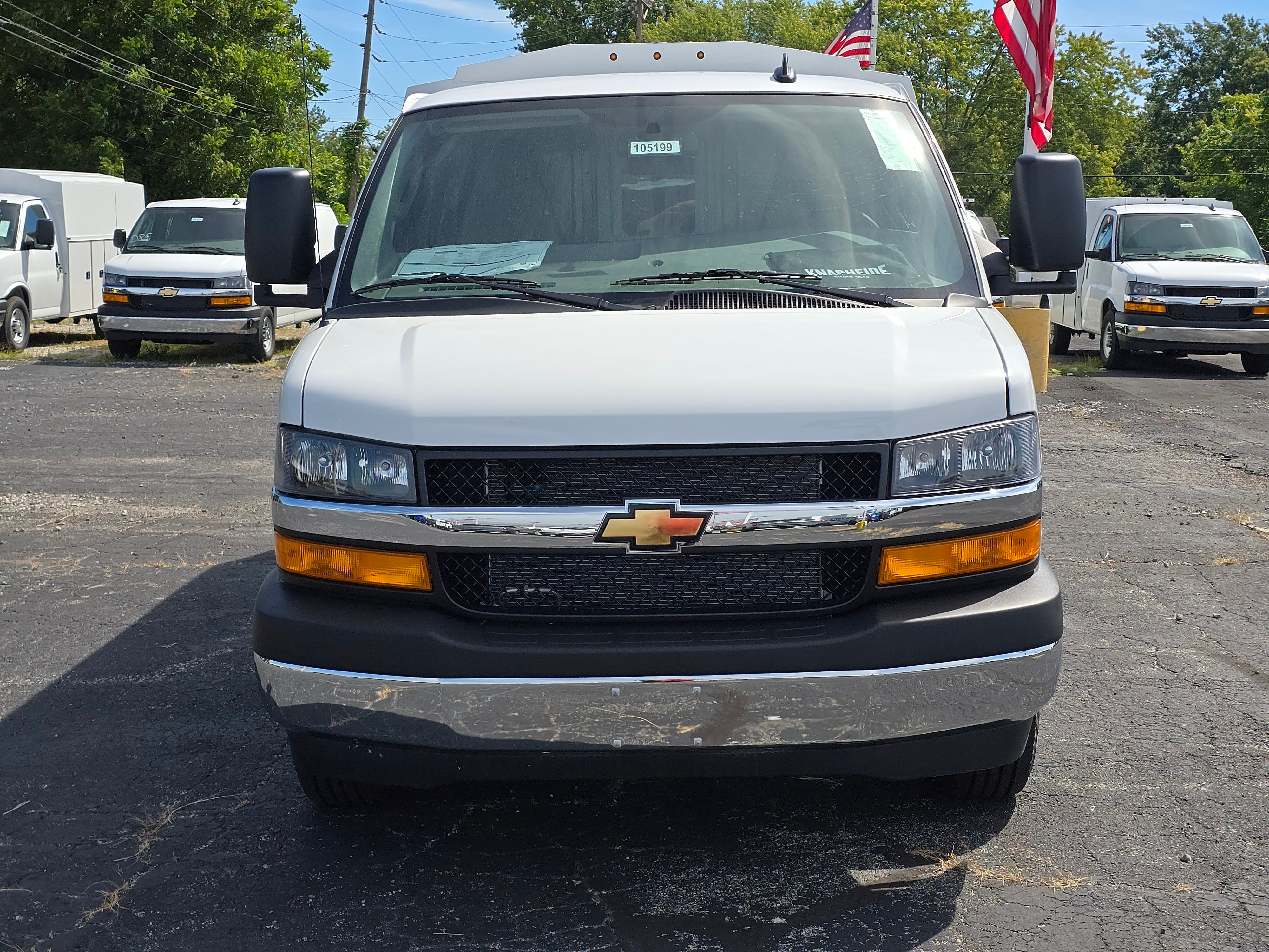 2025 Chevrolet Express Cutaway 3500 1WT