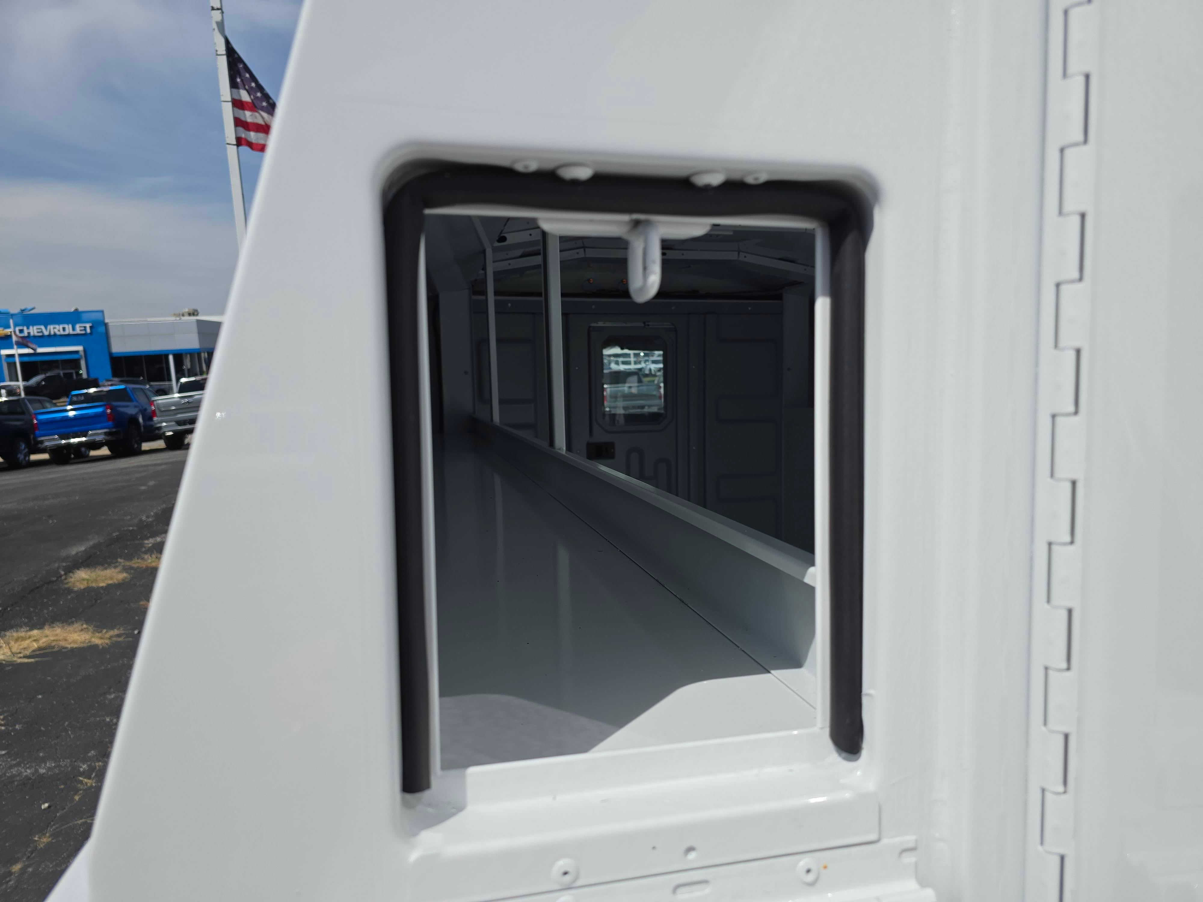 2025 Chevrolet Express Cutaway 3500 1WT