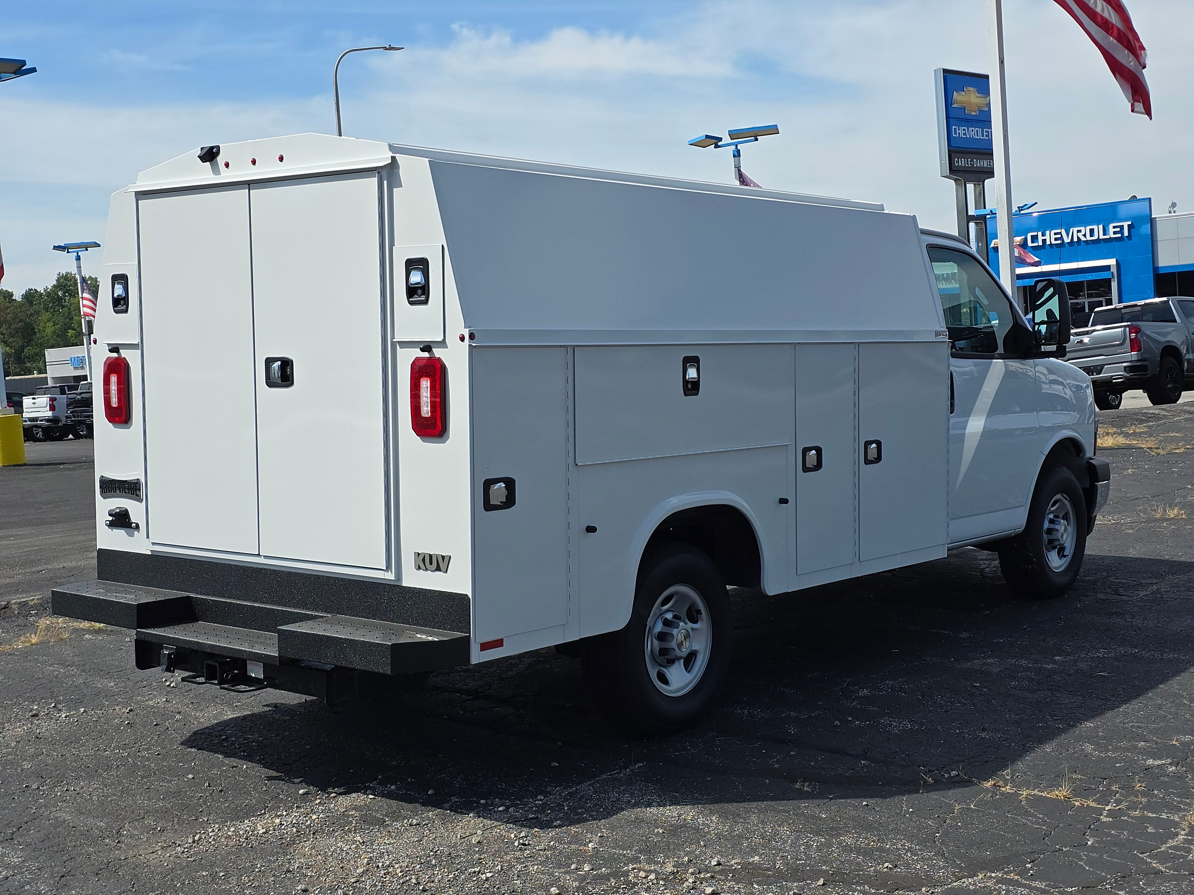 2025 Chevrolet Express Cutaway 3500 1WT