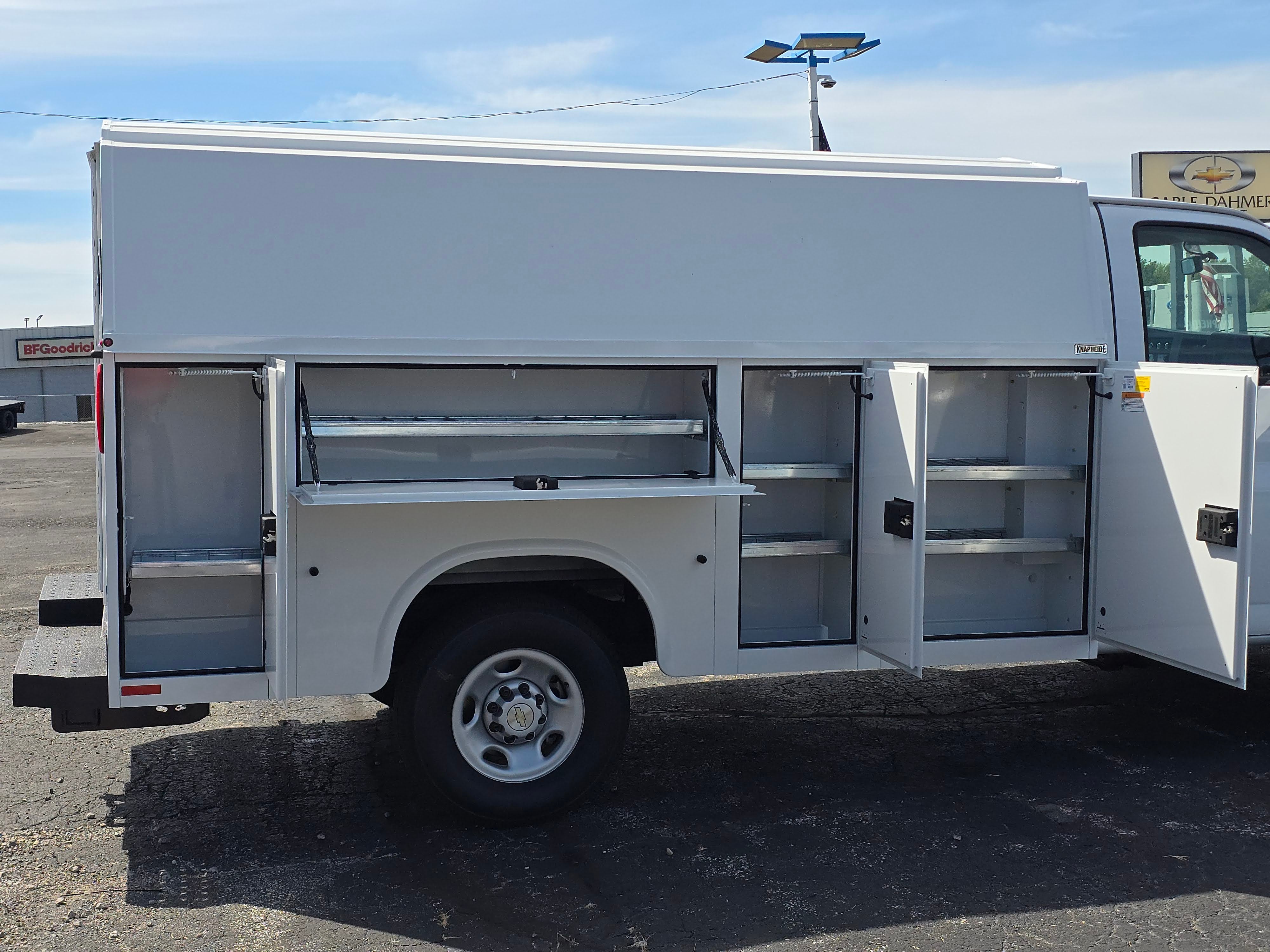 2025 Chevrolet Express Cutaway 3500 1WT