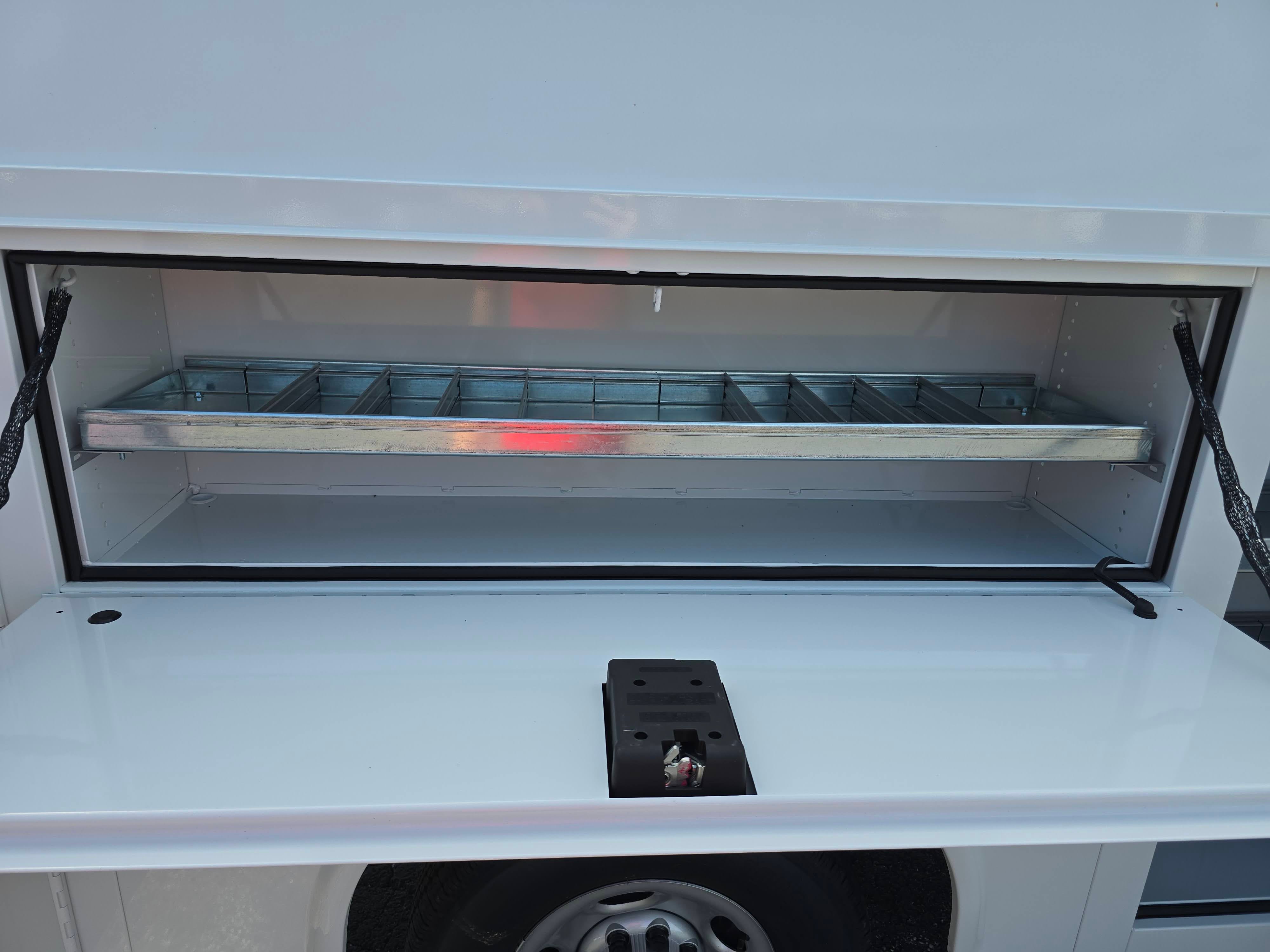 2025 Chevrolet Express Cutaway 3500 1WT