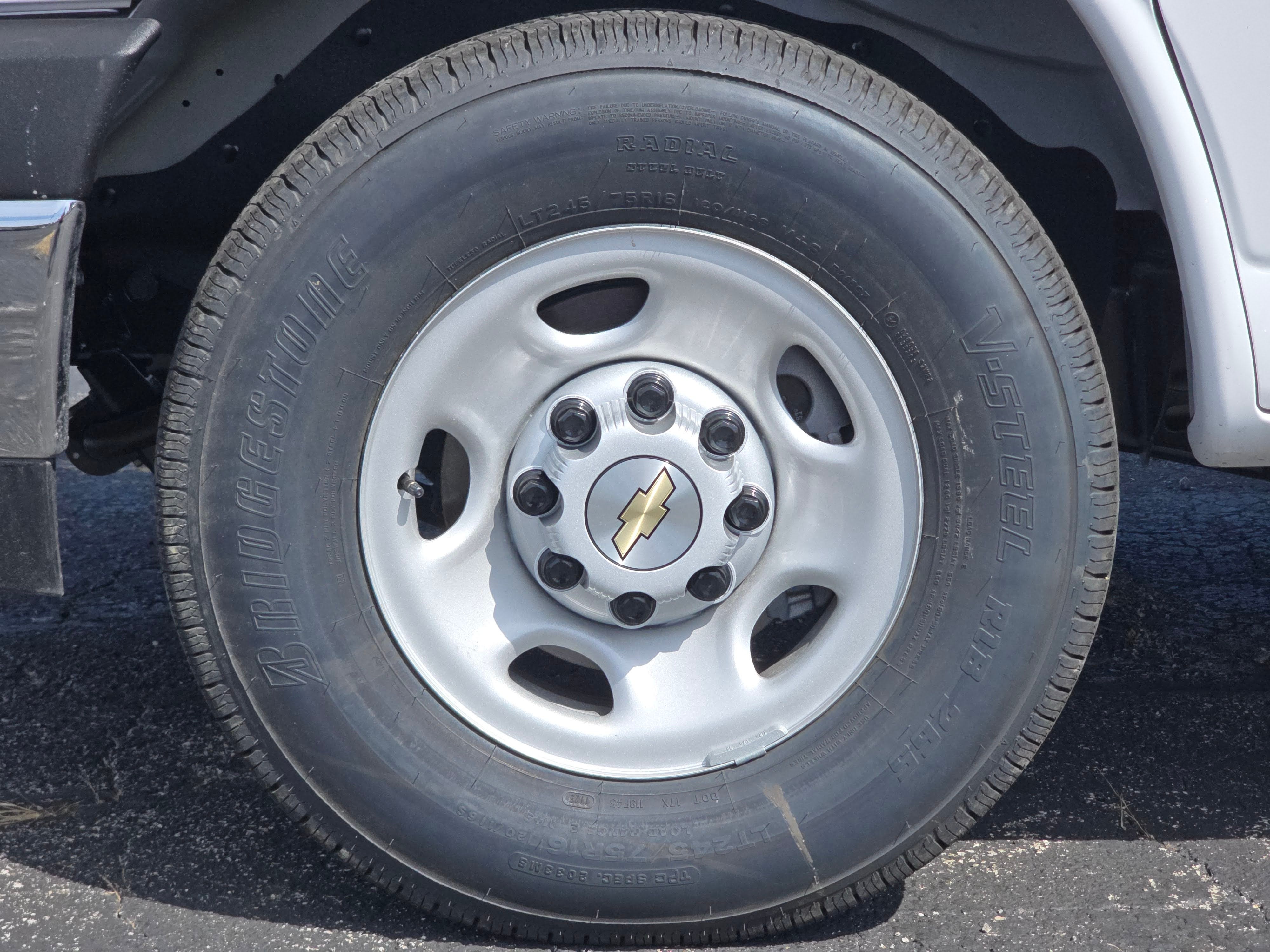 2025 Chevrolet Express Cutaway 3500 1WT