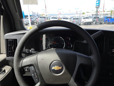 2025 Chevrolet Express Cutaway 3500 1WT