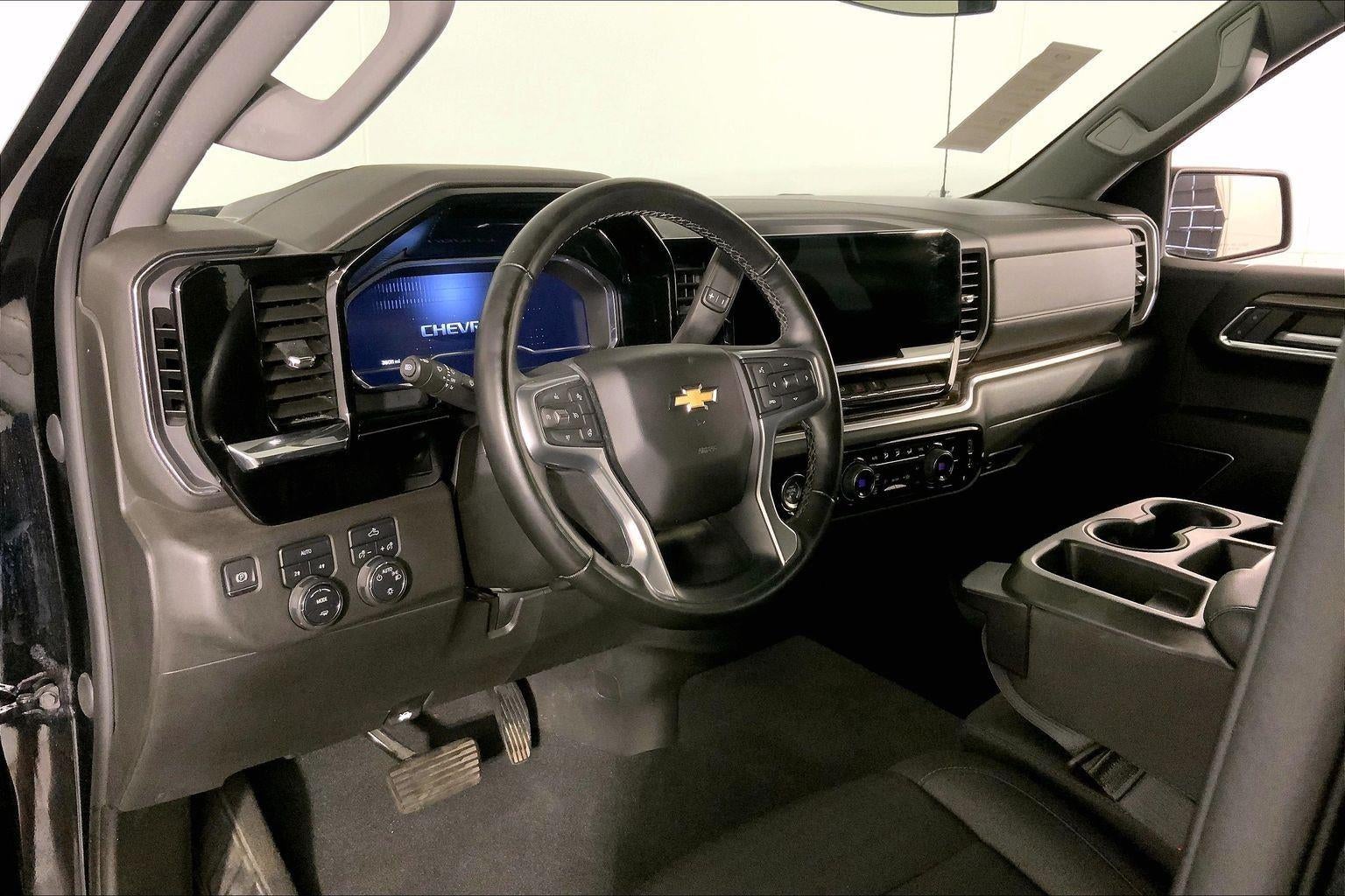 2023 Chevrolet Silverado 1500 LT (2FL)