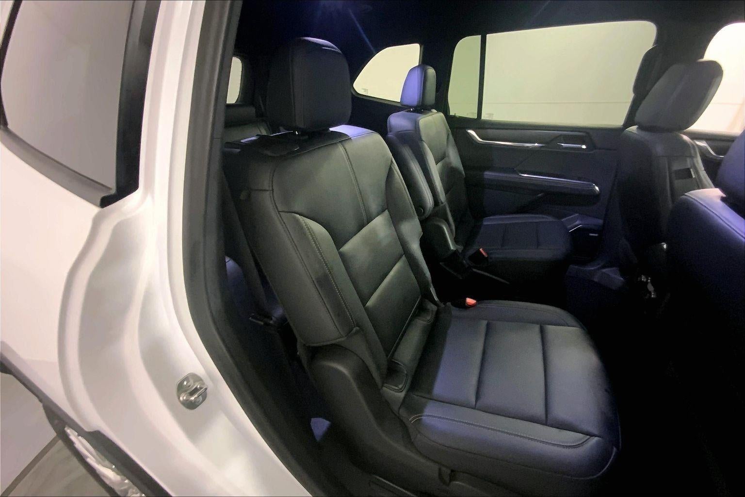 2024 GMC Acadia Elevation