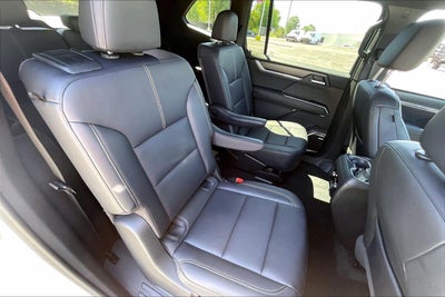 2024 GMC Acadia Elevation