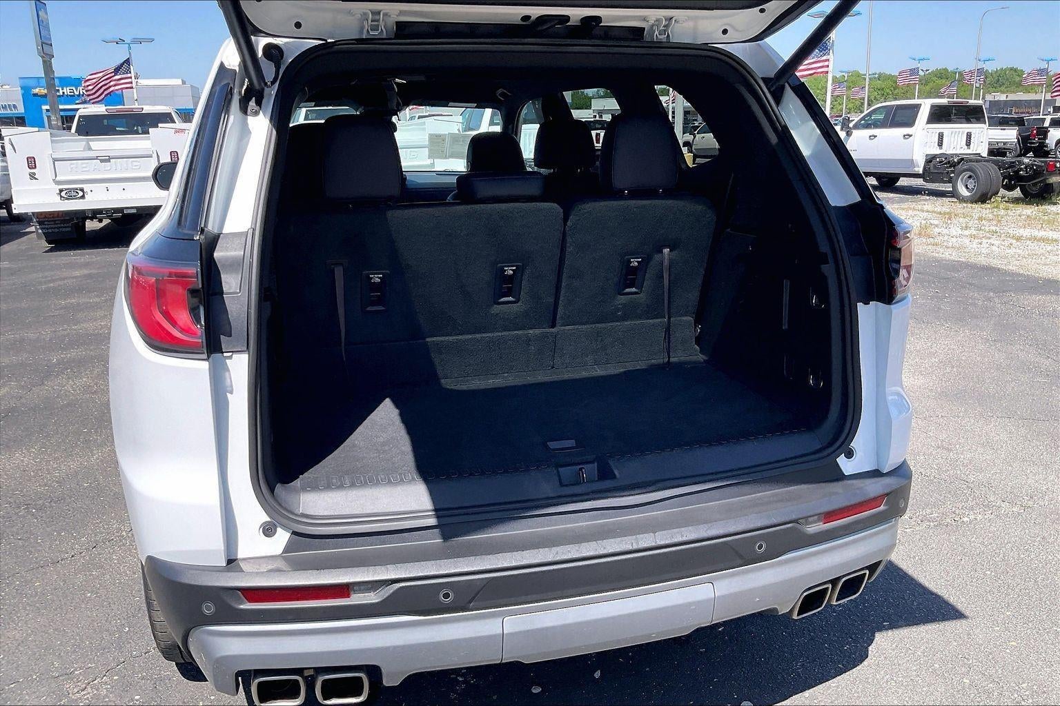 2024 GMC Acadia Elevation
