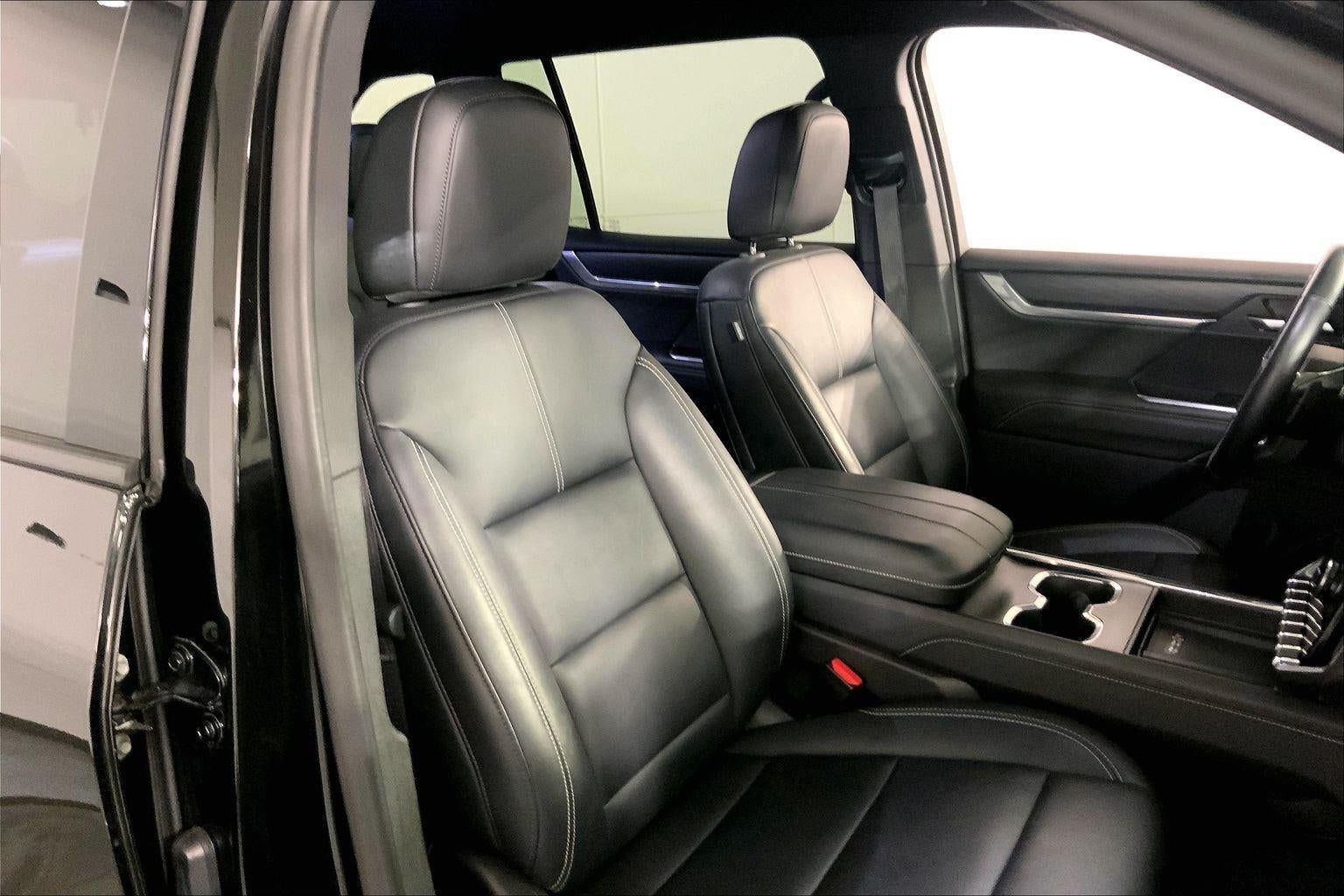 2024 GMC Acadia Elevation