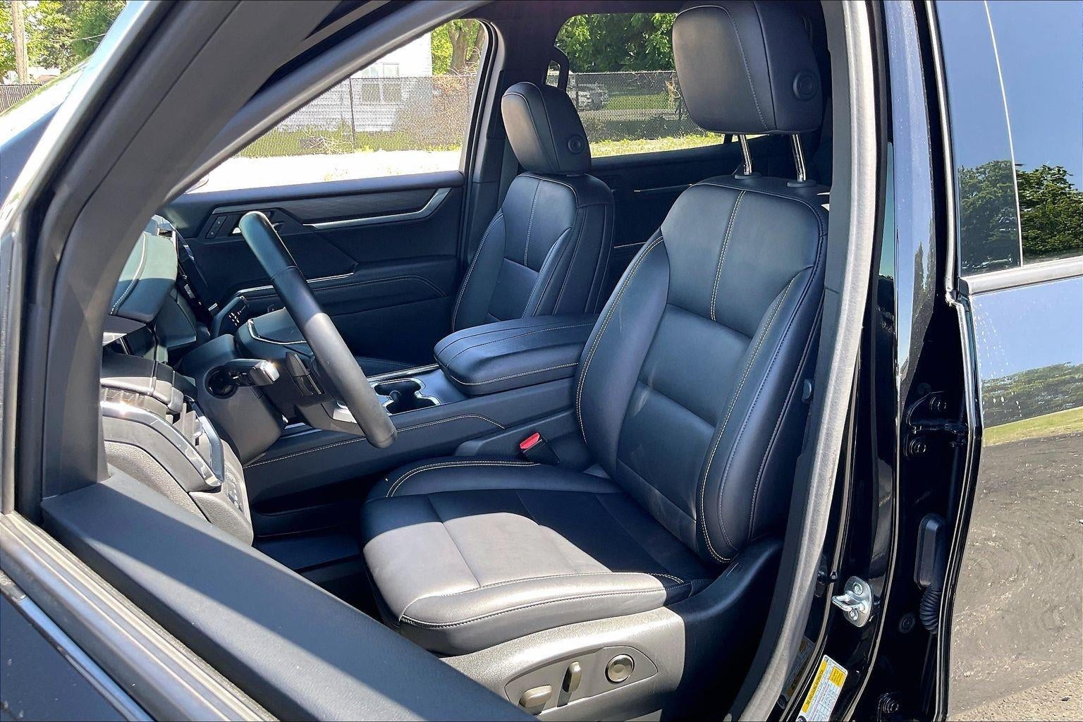 2024 GMC Acadia Elevation