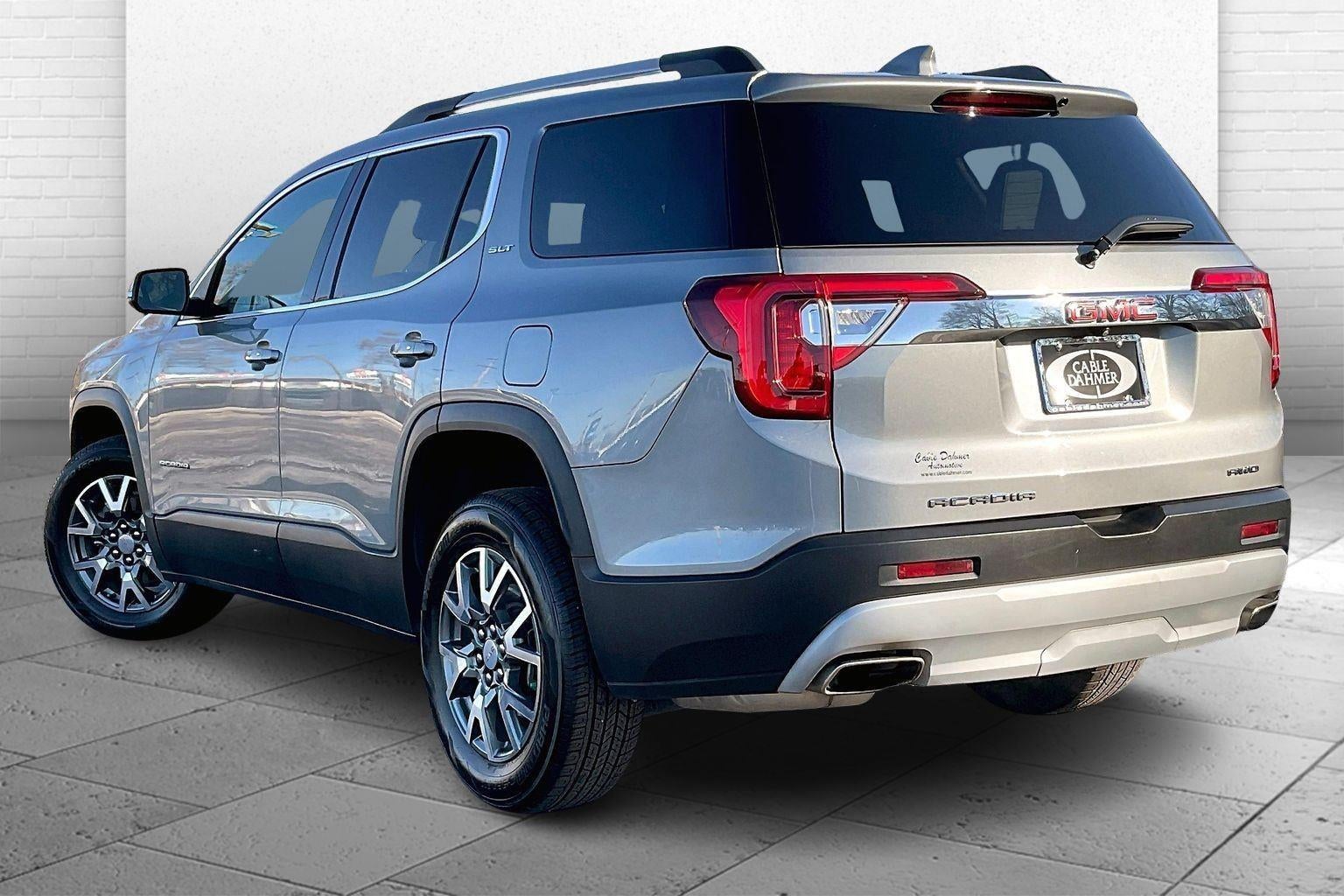 2023 GMC Acadia SLT
