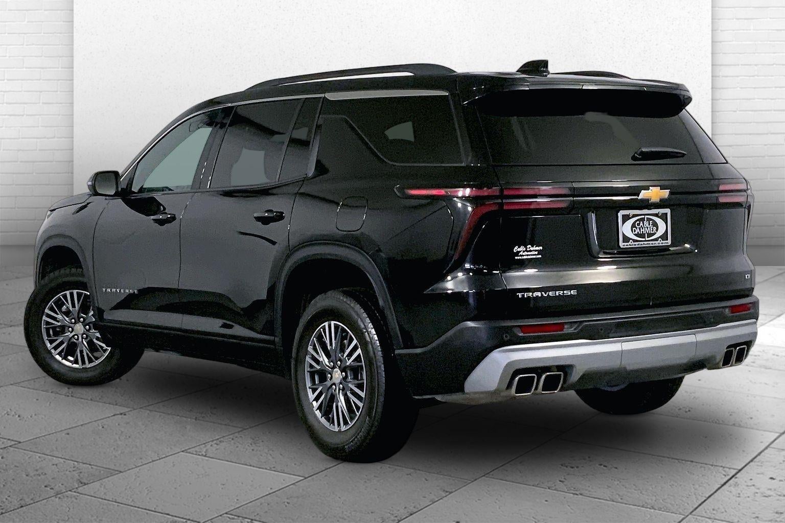 2024 Chevrolet Traverse LT